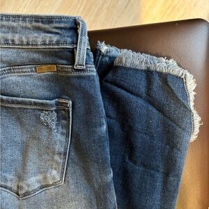 Kancan raw hem capri straight leg jeans